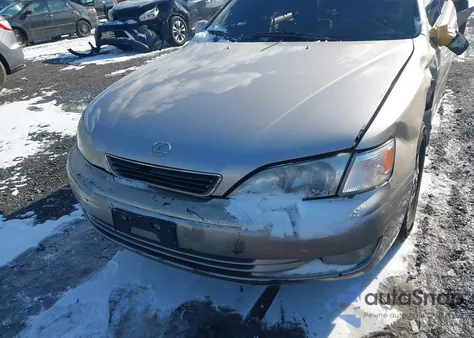 1998 Lexus Es 300 из США, поврежденный, VIN JT8BF28G7W5019420